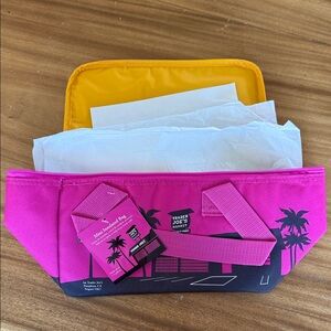Trader Joe's Pink Insulated Bag Mini Rare 🩷🧡